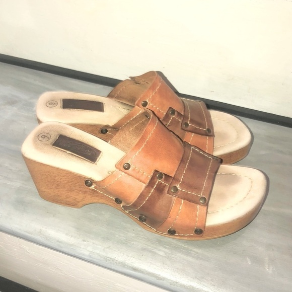 Vintage Shoes - Vintage Tan Leather Sandals